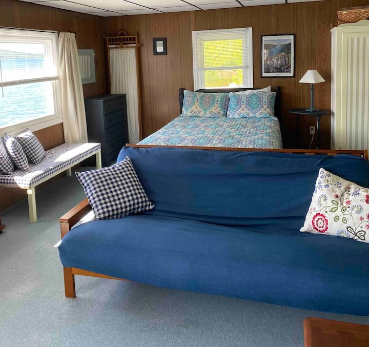 Cooperstown Moondance Boathouse: Sleep On The Lake - Cooperstown, NY