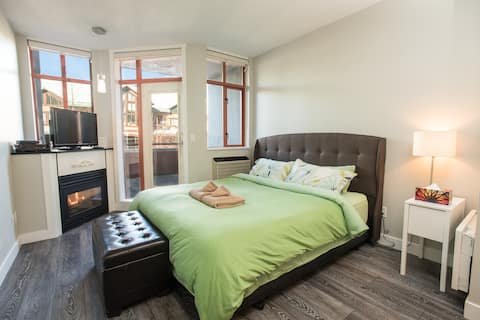 ˙Studio Condo Whistler Village 223