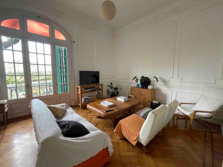 Историческая квартира в доме 3 спальни в La Boca