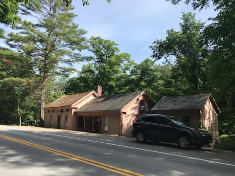 Quaint Pink House on The Battenkill River