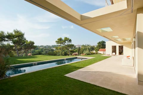 Villa Panoramica Estoril heated pool