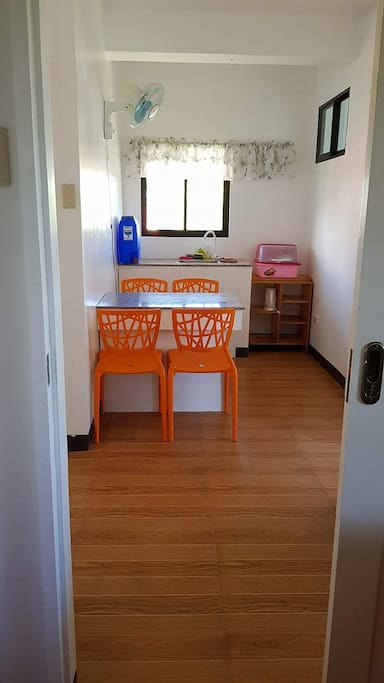 Mini dining/kitchen