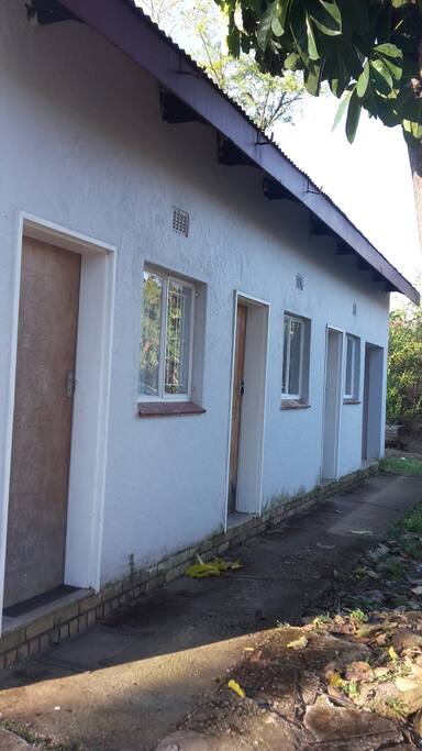 Rooms with shared bathroom & kitchen