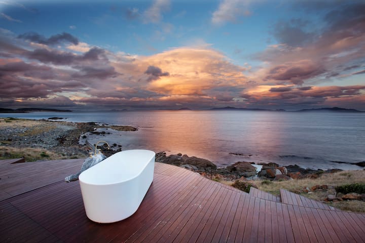 Thalia Haven: remote, wild, off the grid