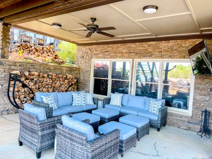 Smith Lake home with beautiful view!