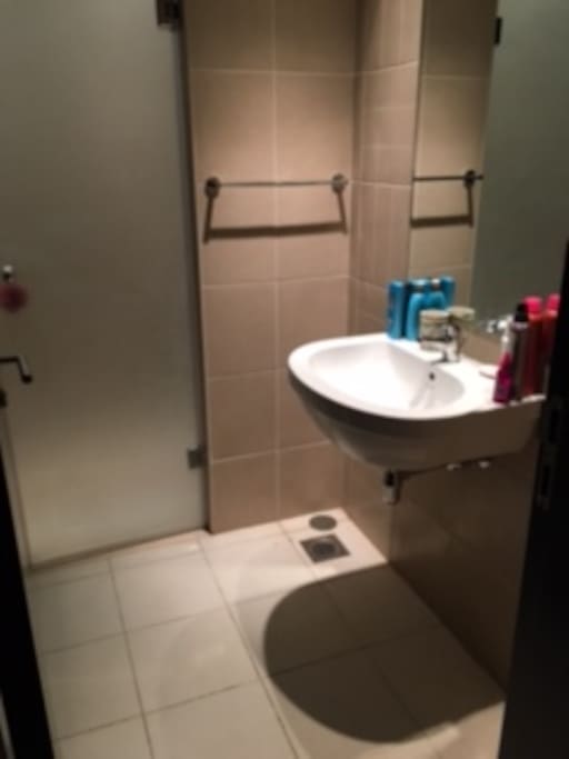 Large shower in wet room