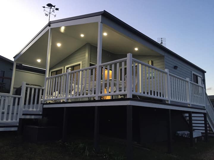 Stone’s Throw Cottage - Beach front, pet friendly