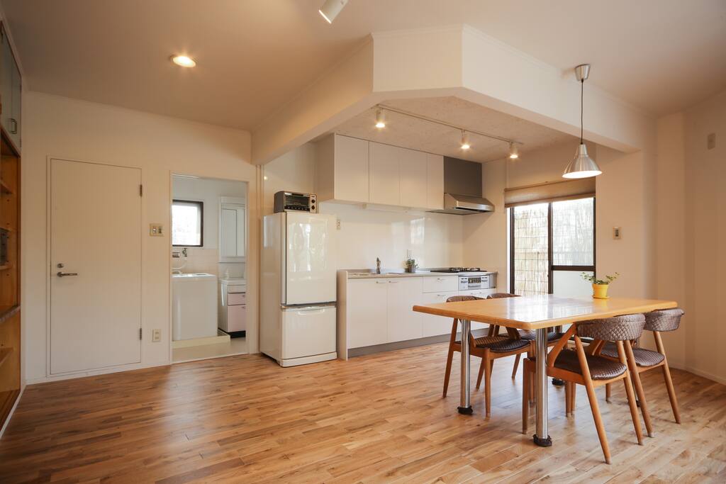 LDK, clean kitchen.