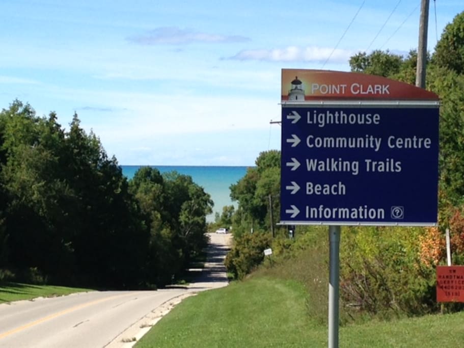 Point Clark Log Cabin A Short Walk to Lake Huron Cottages for Rent in Goderich, Ontario, Canada