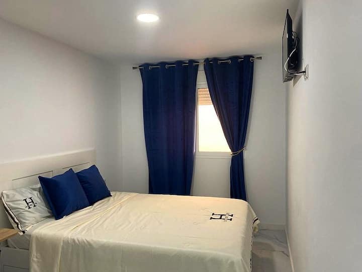 Habitacion N7. Luminosa .(Baño Privado) - Valencia