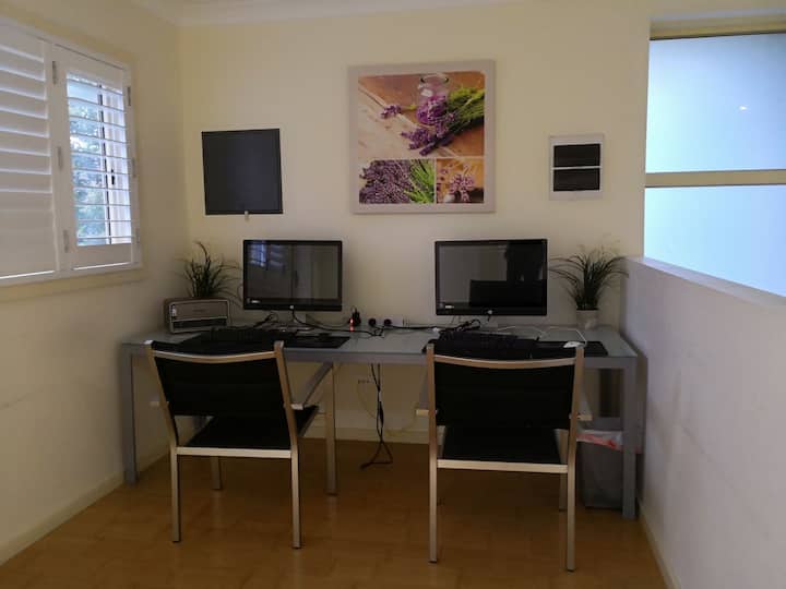 7. "Popping Candy"  Bright Sunny Cosy Air-con Room - Penshurst