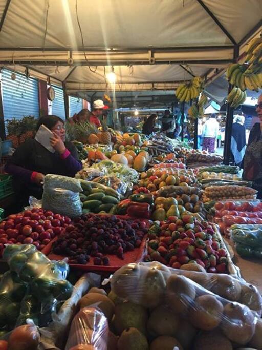 A 2 cuadras de la plaza de mercado
