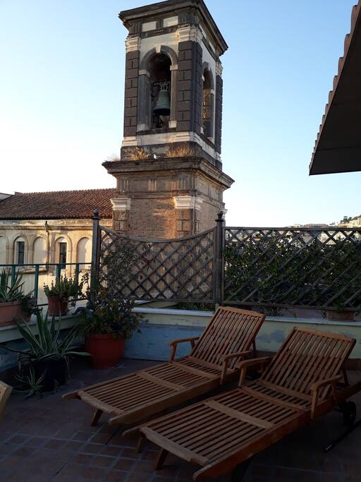 Terrazzo e campanile della chiesa Ss. Apostoli