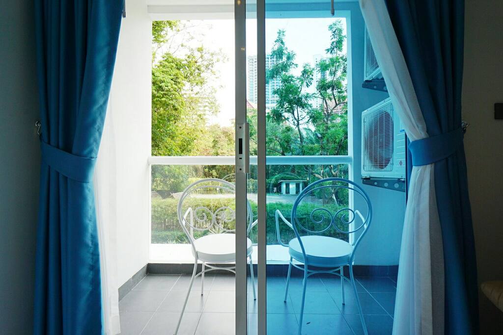 The sweety balcony that you can see the garden view