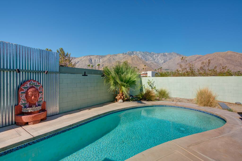 Beautiful mountain views from deck and pool
