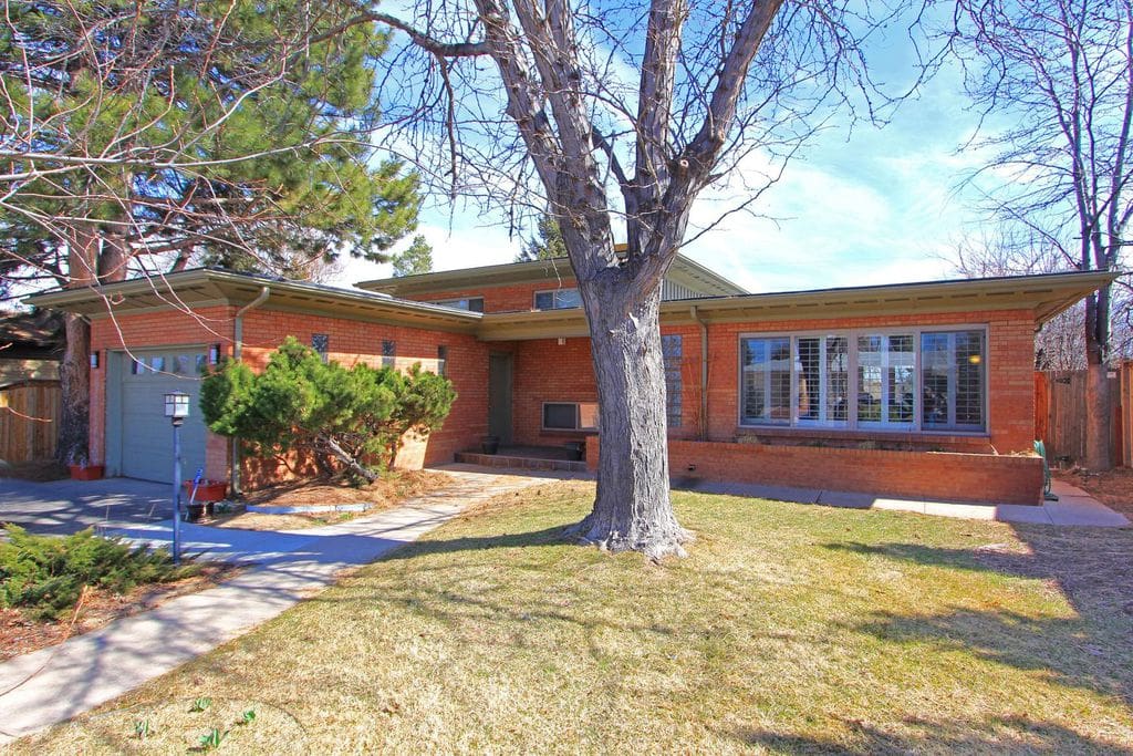 Beautiful, 4 bedroom, 3 bath located in a desirable Hilltop Denver location. Parking for 2 cars in the drive-way & 1 in the garage, available. On street & near-by business parking options.