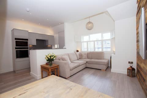 **High Spec Duplex Apartment Nr Beach & Peasholm