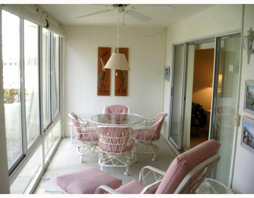 Relax on the Lanai