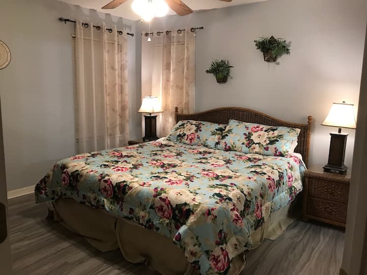 Upper King Master Suite #3