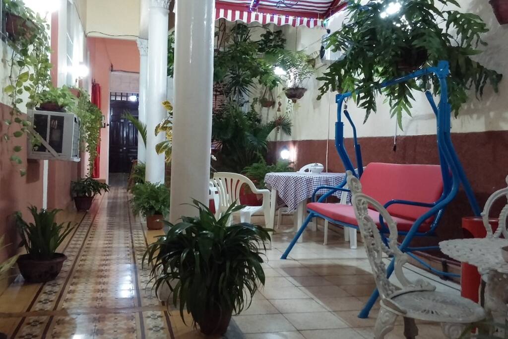 patio de la casa área de turistas
