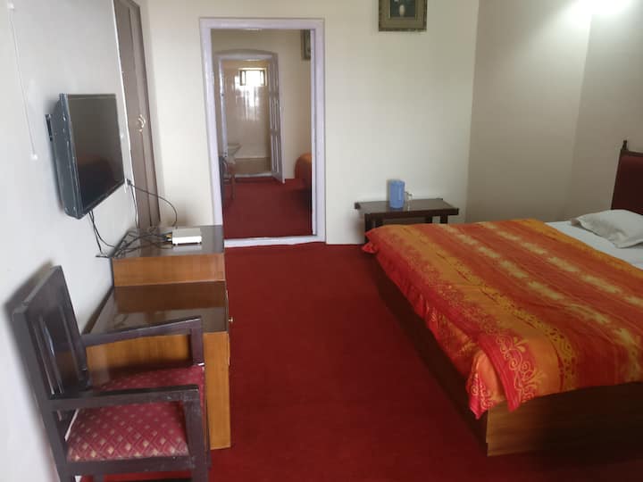 184 Years Old Heritage Hotel 5(super Deluxe Suite) - Mussoorie
