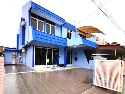 ZZORA HOME near Aman Central Landed 5BR max 20pax