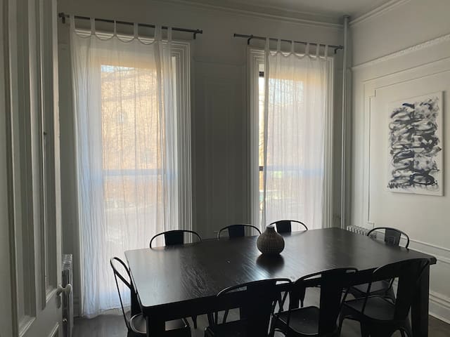 Delightful Prospect Height Townhouse apt 3Br/1.5Ba gallery image 3