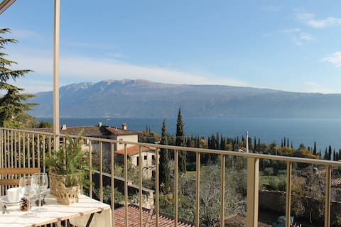 Successful Airbnb property: Lavanda Apartment in Toscolano Maderno