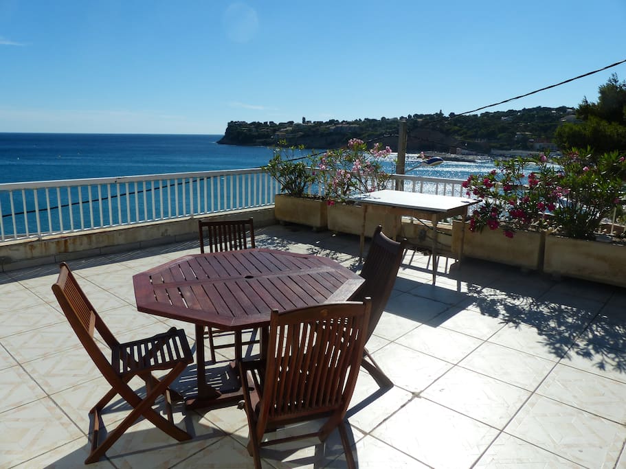 Vaste terrasse pour profiter entre amis / famille