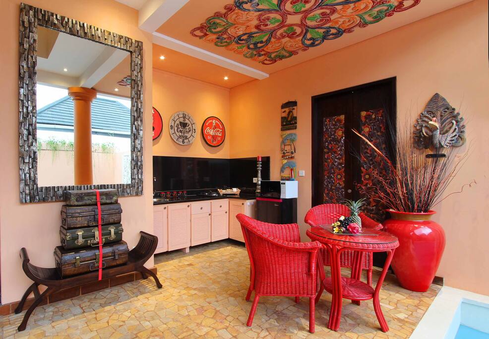 Villa Lollie dining & kitchen area