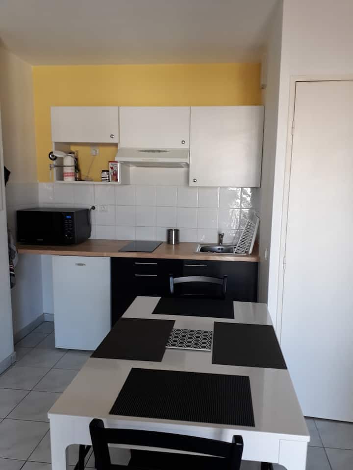 Anglet Centre Ville Studio Avec Balcon - Bayonne
