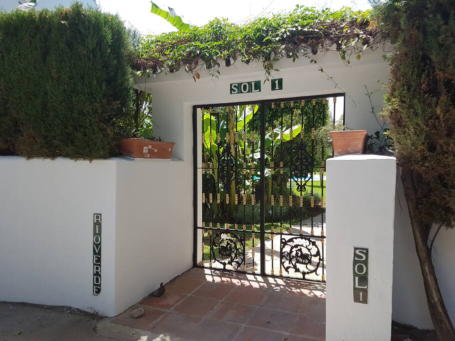ENTRADA CALLE