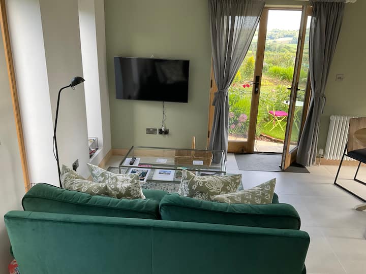 Rural Retreat* Stunning Views* 6 Miles To Beach - Devon