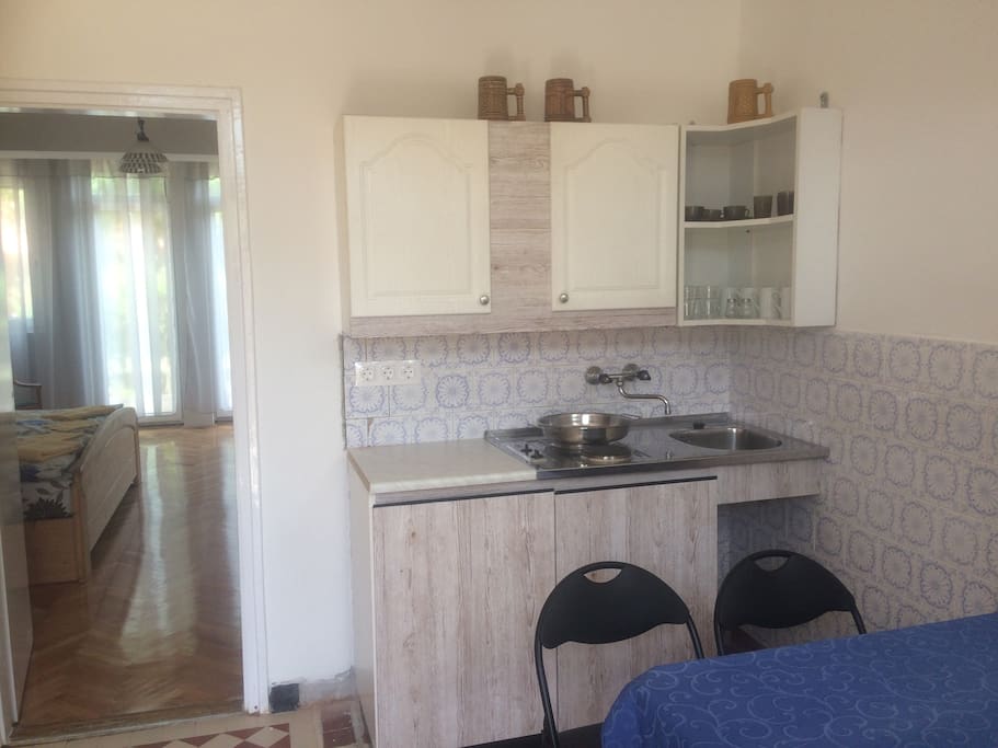 Felszerelt, külön konyha - étkezővel