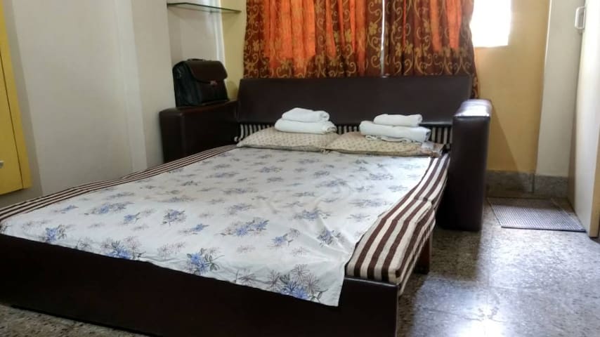 Studio Apartment flat in Sion.