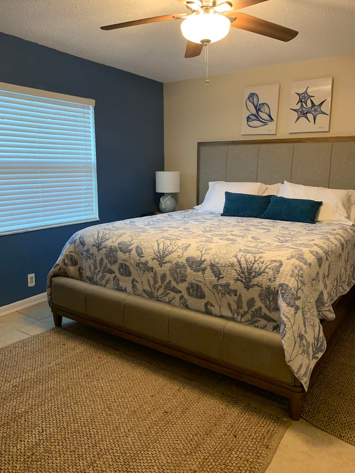 מיטה נוחה מאוד. האורח מת עליה! שמלה גדולה ונכנסת לארון.