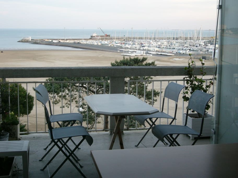 grande plage et port de royan