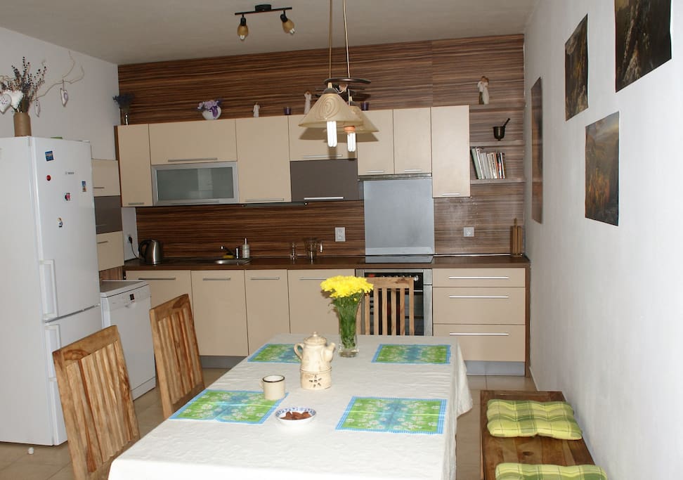 Kitchen with dining table