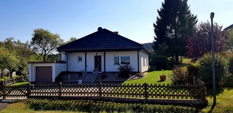 Cottage with sky sports, WiFi and large garden