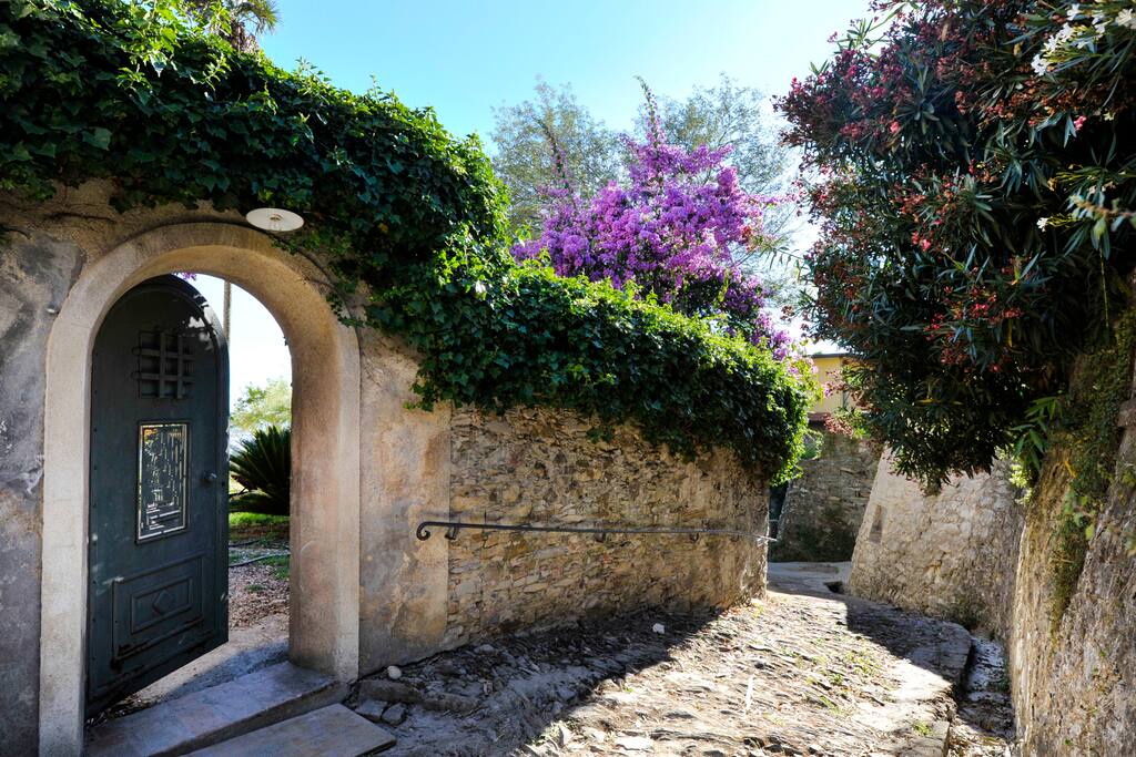 ingresso al giardino