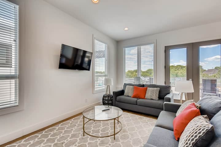Upstairs Living Area with two sleeper sofas for additional guests