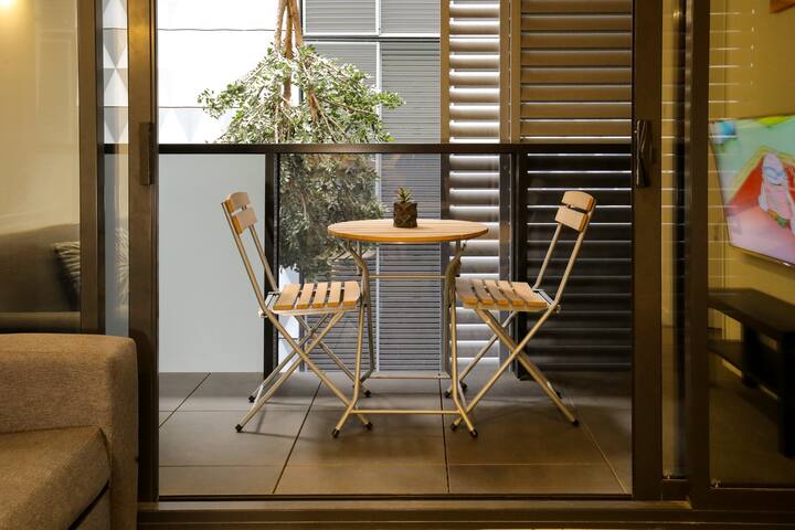 Location! Everything you need & walk to CBD gallery image 2