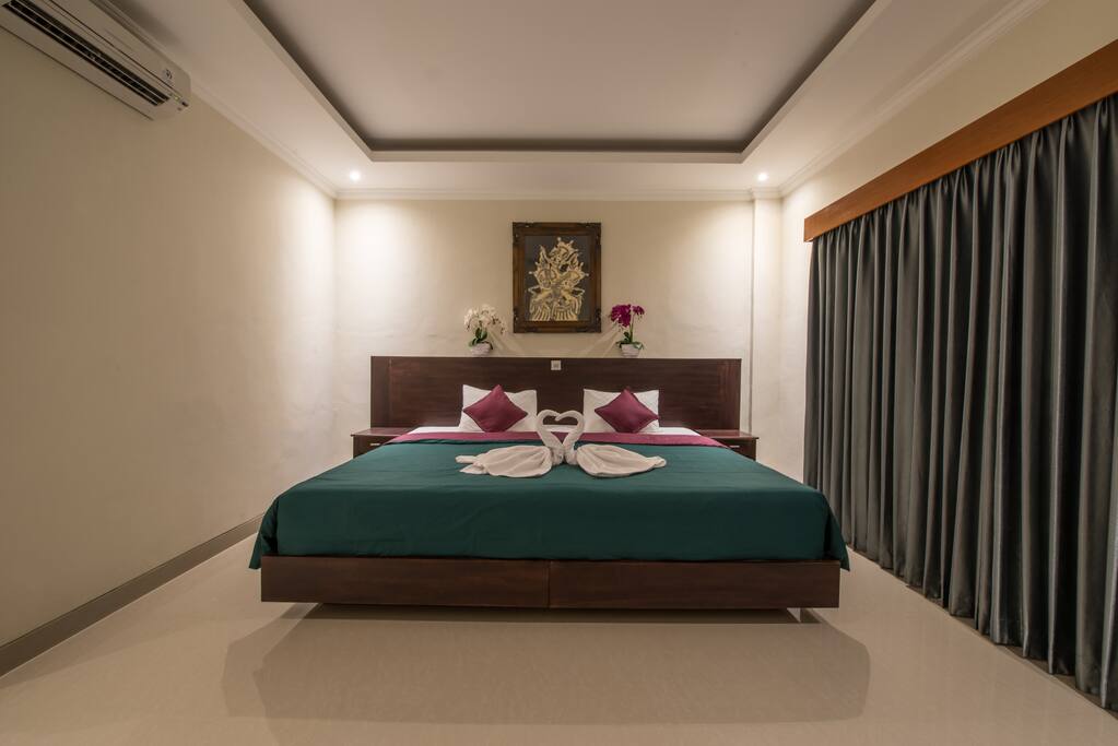 Bedroom with Super King Size Bed or can be twin single bed