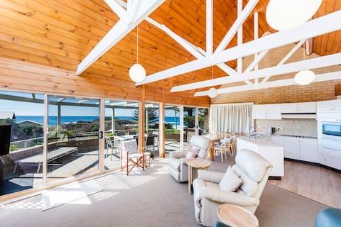 Popular Airbnb listing: Huge Ocean View apartment! Wifi, linen, Smart TV in Yamba