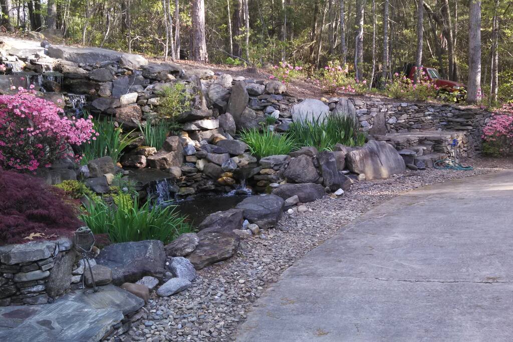 Overview of the Water Gardens and Fallls