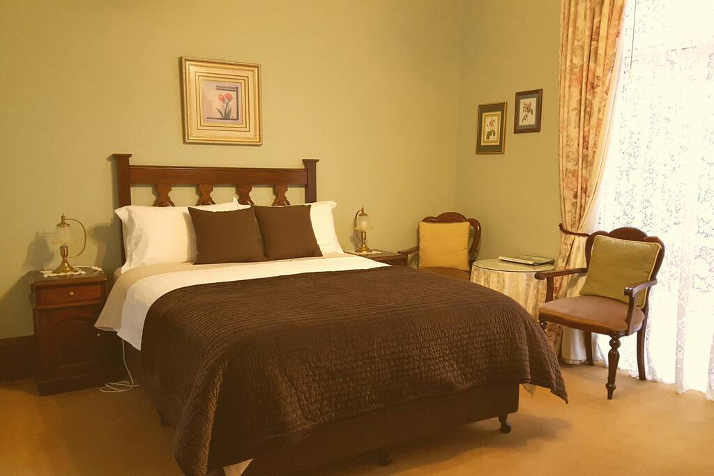 Queen bed