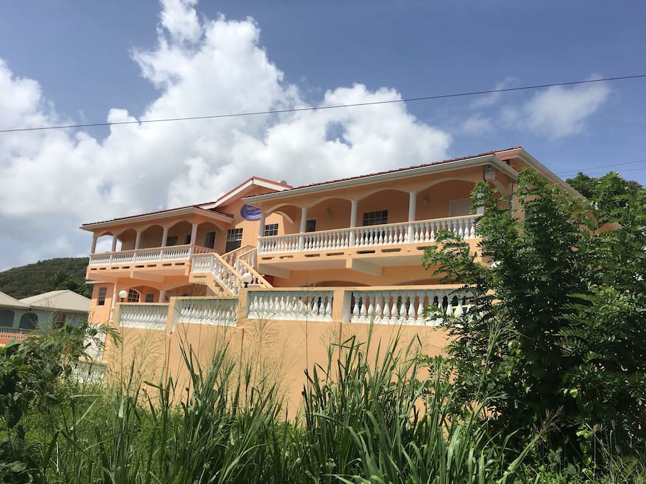 Front view of Aupic Paradise Guest House & Apartments
