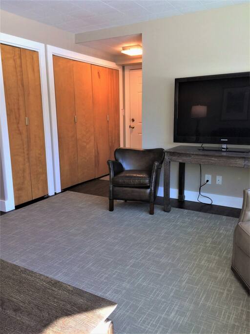 Living Room w/Oversize Flat Screen TV