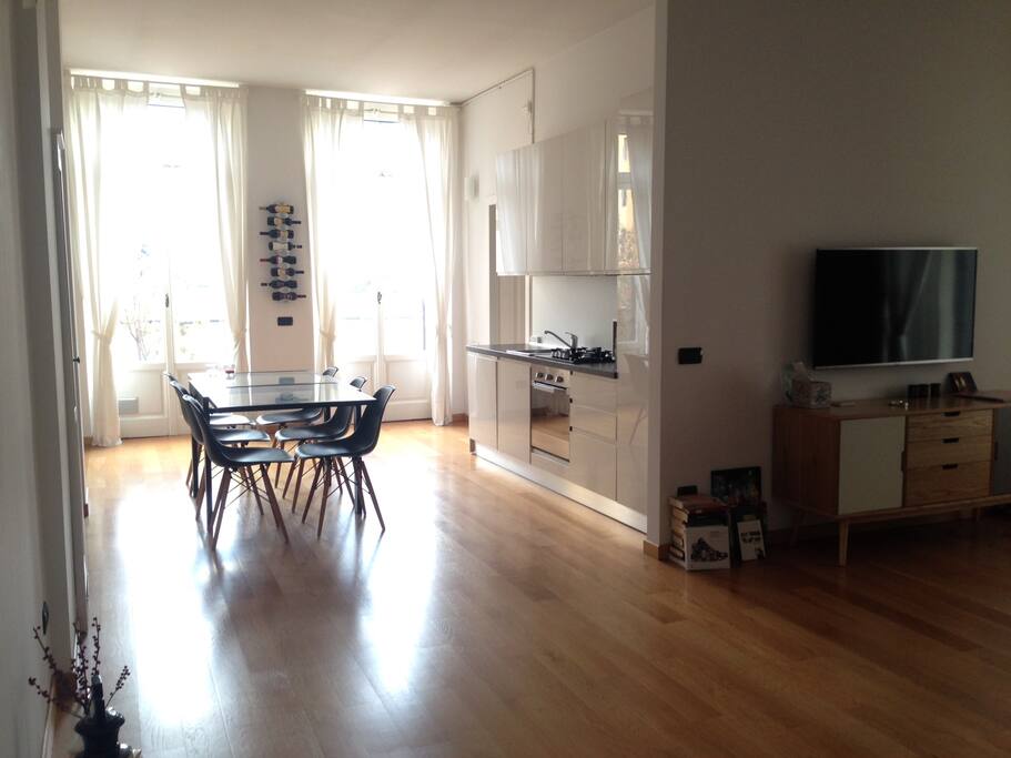 Living room w/ kitchen