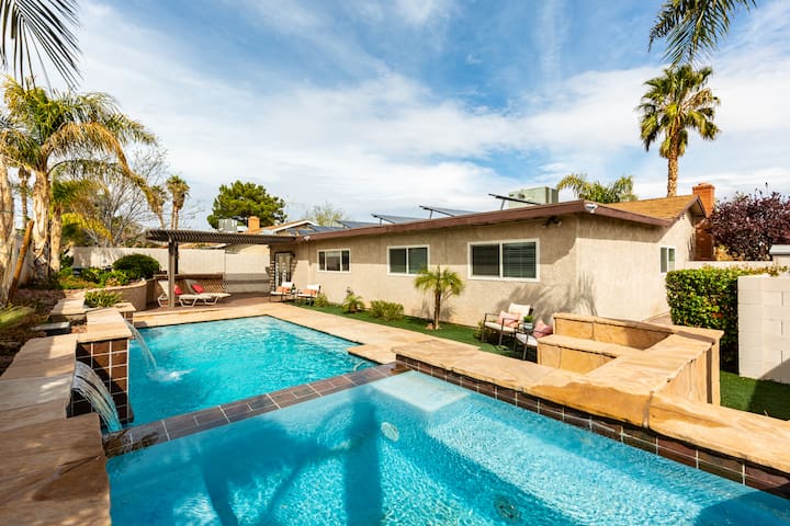 Paradise Pool/Spa. 12 min to Strip